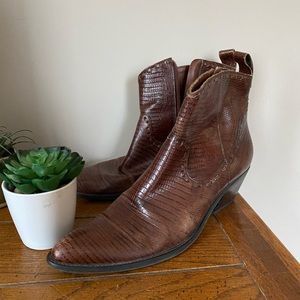 Vintage Gianni Bini Crocodile Ankle Boots